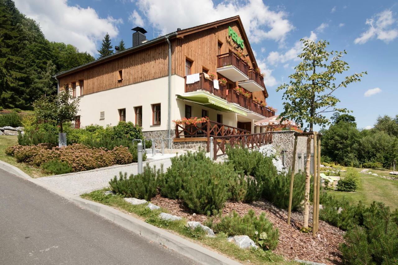 Peras Wellness 4* Ludvíkov